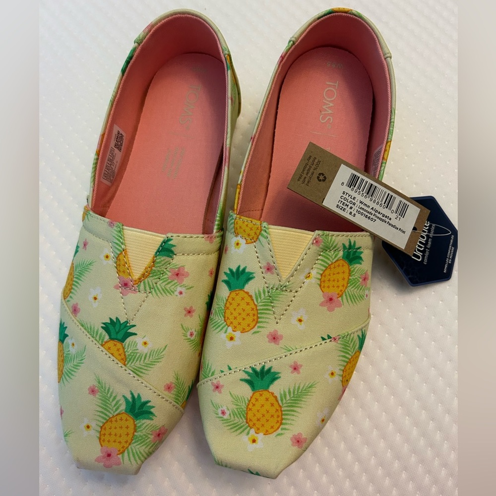 Toms Lemonade Pineapple Paradise Print NWT size 8.5